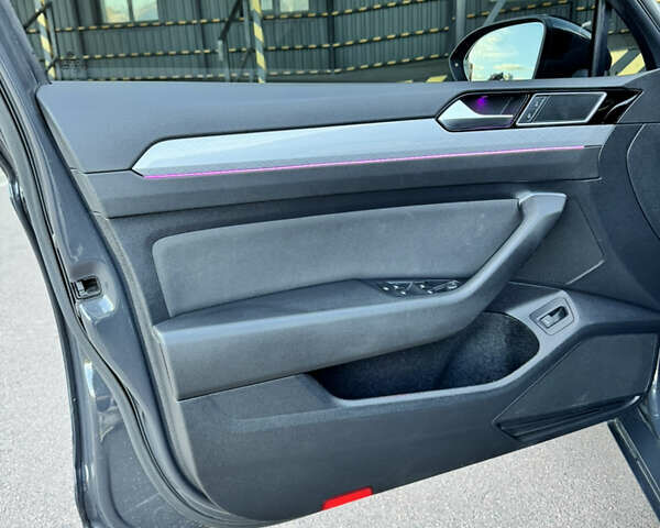 Серый Фольксваген Пассат, объемом двигателя 1.97 л и пробегом 265 тыс. км за 22300 $, фото 37 на Automoto.ua