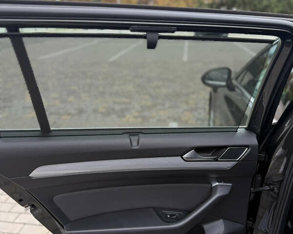 Серый Фольксваген Пассат, объемом двигателя 1.6 л и пробегом 197 тыс. км за 18499 $, фото 16 на Automoto.ua