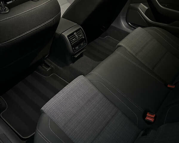 Серый Фольксваген Пассат, объемом двигателя 1.97 л и пробегом 170 тыс. км за 22200 $, фото 26 на Automoto.ua