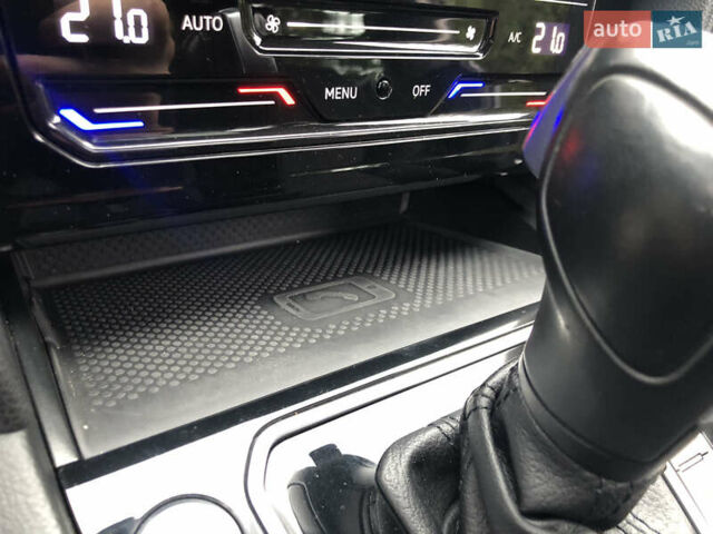 Серый Фольксваген Пассат, объемом двигателя 1.97 л и пробегом 185 тыс. км за 22950 $, фото 45 на Automoto.ua