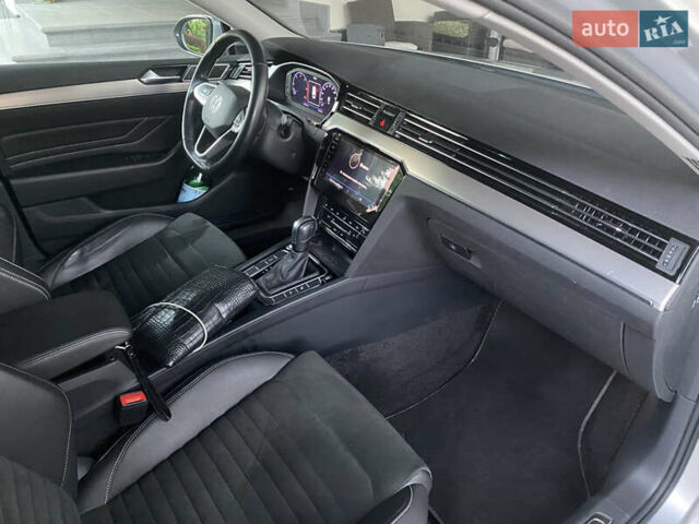 Фольксваген Пассат 2021 в Киеве на Automoto.ua Серый Фольксваген Пассат, объемом двигателя 2 л и пробегом 224 тыс. км за 22300 $, фото 6 на Automoto.ua