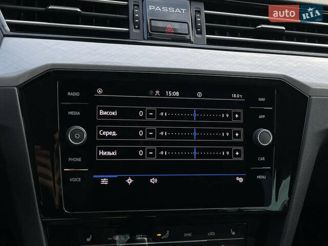 Серый Фольксваген Пассат, объемом двигателя 2 л и пробегом 195 тыс. км за 20954 $, фото 66 на Automoto.ua