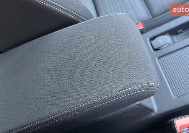 Серый Фольксваген Пассат, объемом двигателя 1.97 л и пробегом 175 тыс. км за 22741 $, фото 65 на Automoto.ua