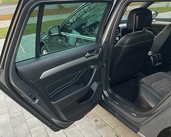 Серый Фольксваген Пассат, объемом двигателя 1.97 л и пробегом 180 тыс. км за 24999 $, фото 35 на Automoto.ua