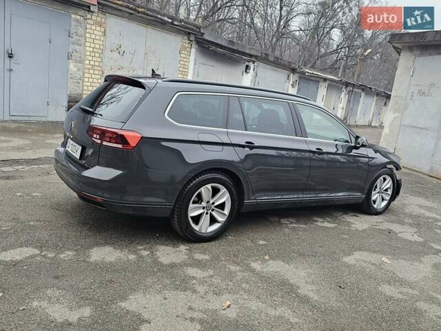 Серый Фольксваген Пассат, объемом двигателя 1.97 л и пробегом 220 тыс. км за 18500 $, фото 9 на Automoto.ua