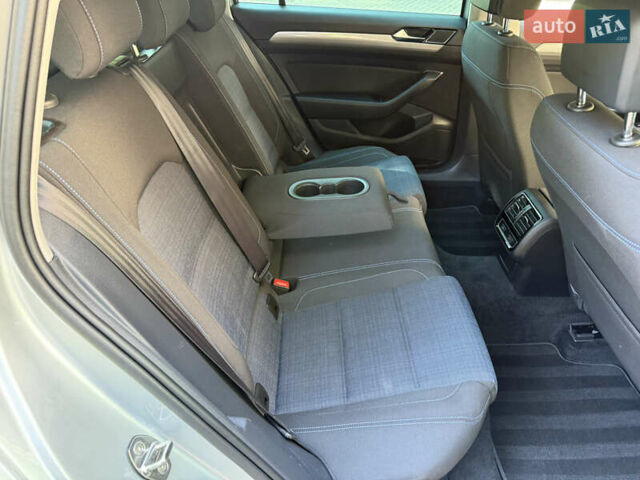 Сірий Фольксваген Пассат, об'ємом двигуна 1.4 л та пробігом 162 тис. км за 24999 $, фото 56 на Automoto.ua