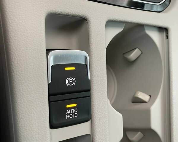 Серый Фольксваген Пассат, объемом двигателя 1.97 л и пробегом 156 тыс. км за 24300 $, фото 25 на Automoto.ua