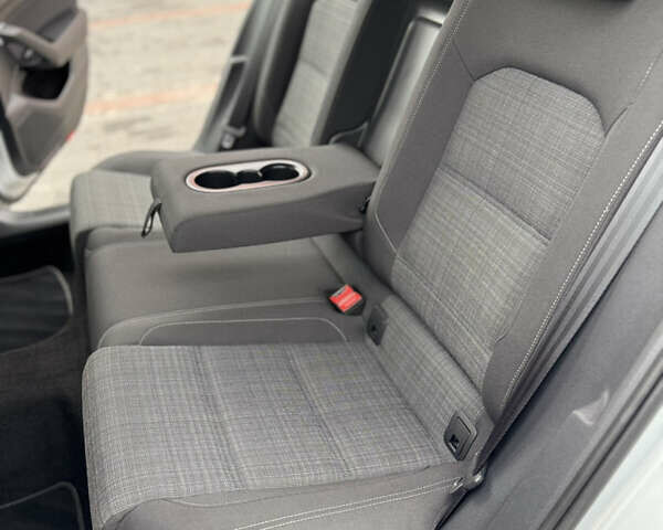 Серый Фольксваген Пассат, объемом двигателя 2 л и пробегом 220 тыс. км за 20500 $, фото 92 на Automoto.ua