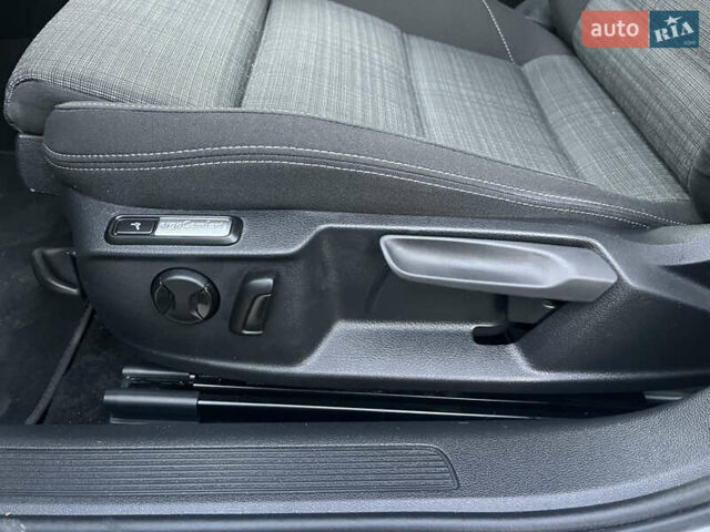 Серый Фольксваген Пассат, объемом двигателя 1.97 л и пробегом 195 тыс. км за 22500 $, фото 21 на Automoto.ua