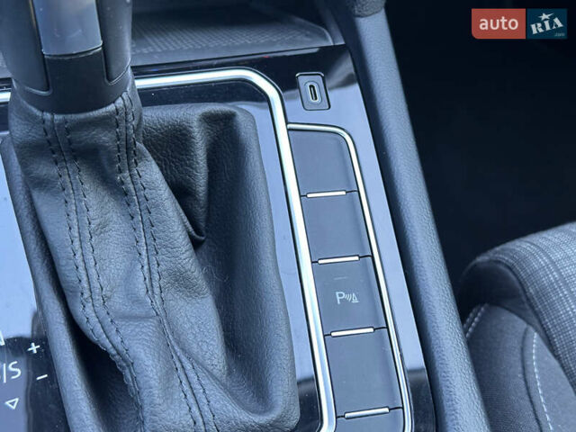 Серый Фольксваген Пассат, объемом двигателя 2 л и пробегом 208 тыс. км за 21999 $, фото 91 на Automoto.ua