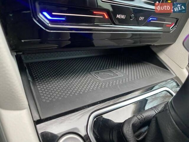 Серый Фольксваген Пассат, объемом двигателя 1.97 л и пробегом 156 тыс. км за 24300 $, фото 27 на Automoto.ua