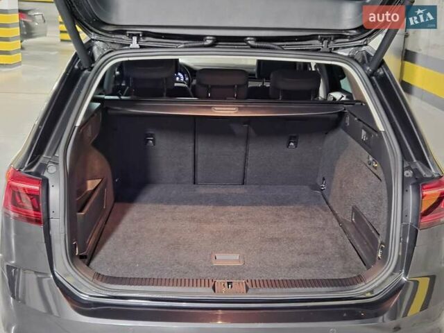 Сірий Фольксваген Пассат, об'ємом двигуна 2 л та пробігом 179 тис. км за 22990 $, фото 50 на Automoto.ua