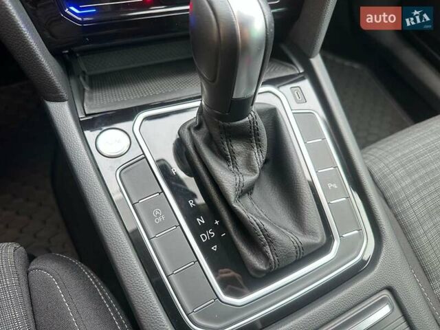 Серый Фольксваген Пассат, объемом двигателя 2 л и пробегом 219 тыс. км за 24308 $, фото 15 на Automoto.ua