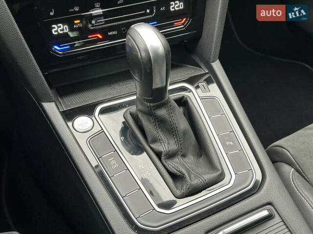 Серый Фольксваген Пассат, объемом двигателя 2 л и пробегом 181 тыс. км за 26699 $, фото 106 на Automoto.ua