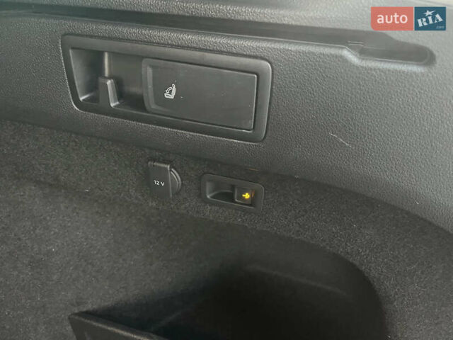 Серый Фольксваген Пассат, объемом двигателя 1.97 л и пробегом 195 тыс. км за 22500 $, фото 32 на Automoto.ua