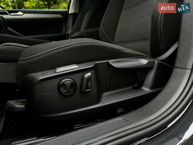 Фольксваген Пассат 2021 в Житомире на Automoto.ua Серый Фольксваген Пассат, объемом двигателя 1.97 л и пробегом 186 тыс. км за 24000 $, фото 23 на Automoto.ua