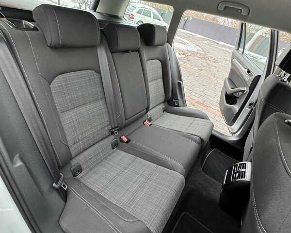 Серый Фольксваген Пассат, объемом двигателя 2 л и пробегом 220 тыс. км за 20500 $, фото 88 на Automoto.ua