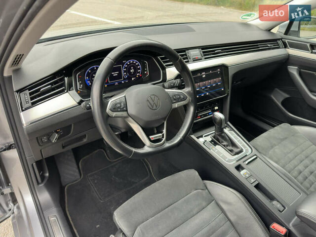 Серый Фольксваген Пассат, объемом двигателя 2 л и пробегом 181 тыс. км за 26699 $, фото 63 на Automoto.ua
