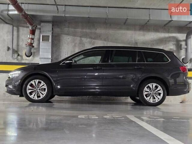 Сірий Фольксваген Пассат, об'ємом двигуна 2 л та пробігом 179 тис. км за 22990 $, фото 8 на Automoto.ua