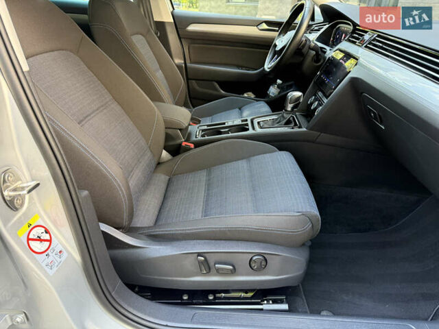 Сірий Фольксваген Пассат, об'ємом двигуна 1.4 л та пробігом 162 тис. км за 24999 $, фото 64 на Automoto.ua