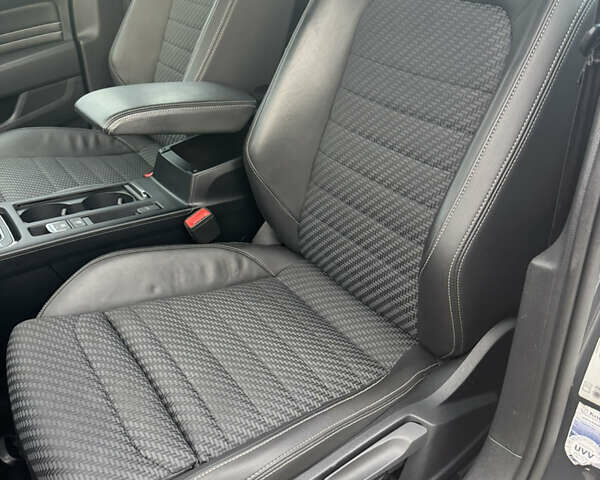 Серый Фольксваген Пассат, объемом двигателя 2 л и пробегом 208 тыс. км за 22700 $, фото 25 на Automoto.ua