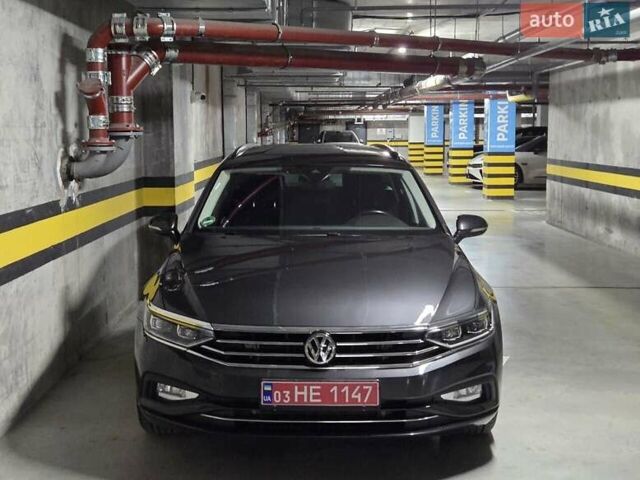 Сірий Фольксваген Пассат, об'ємом двигуна 2 л та пробігом 179 тис. км за 22990 $, фото 67 на Automoto.ua
