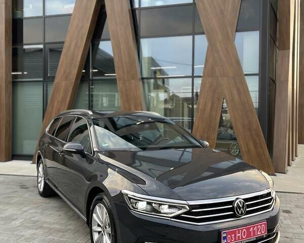 Серый Фольксваген Пассат, объемом двигателя 1.97 л и пробегом 180 тыс. км за 24999 $, фото 2 на Automoto.ua