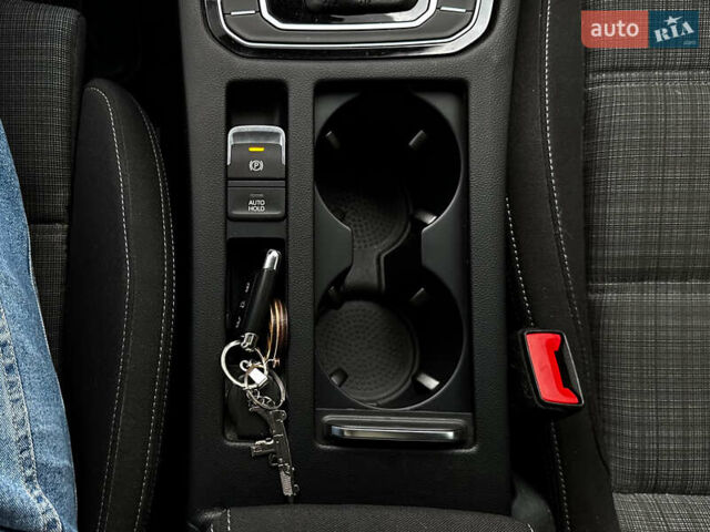 Фольксваген Пассат 2021 в Житомире на Automoto.ua Серый Фольксваген Пассат, объемом двигателя 1.97 л и пробегом 186 тыс. км за 24000 $, фото 26 на Automoto.ua