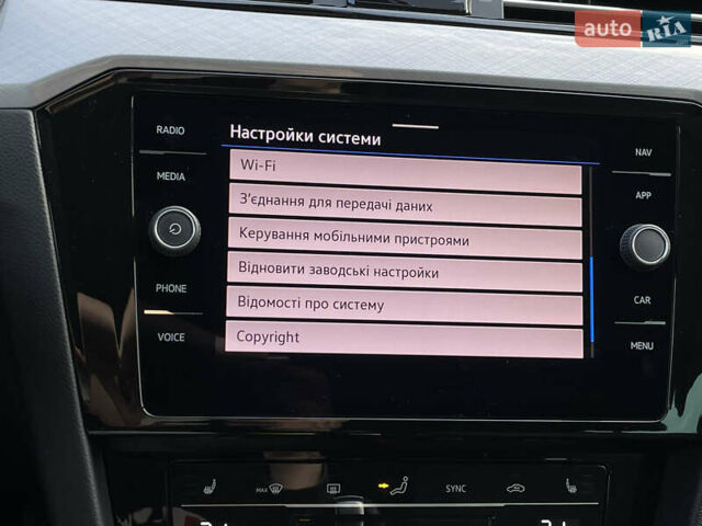 Серый Фольксваген Пассат, объемом двигателя 2 л и пробегом 195 тыс. км за 20954 $, фото 69 на Automoto.ua