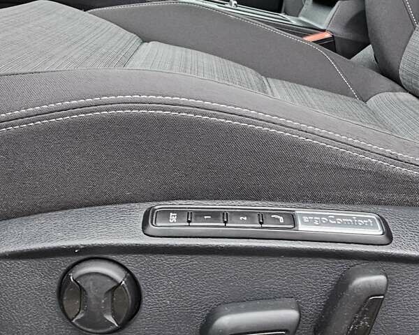 Серый Фольксваген Пассат, объемом двигателя 1.97 л и пробегом 220 тыс. км за 18500 $, фото 19 на Automoto.ua