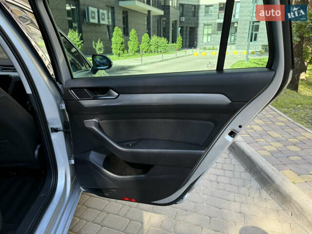 Сірий Фольксваген Пассат, об'ємом двигуна 1.4 л та пробігом 162 тис. км за 24999 $, фото 57 на Automoto.ua