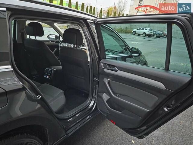 Сірий Фольксваген Пассат, об'ємом двигуна 2 л та пробігом 179 тис. км за 22990 $, фото 148 на Automoto.ua