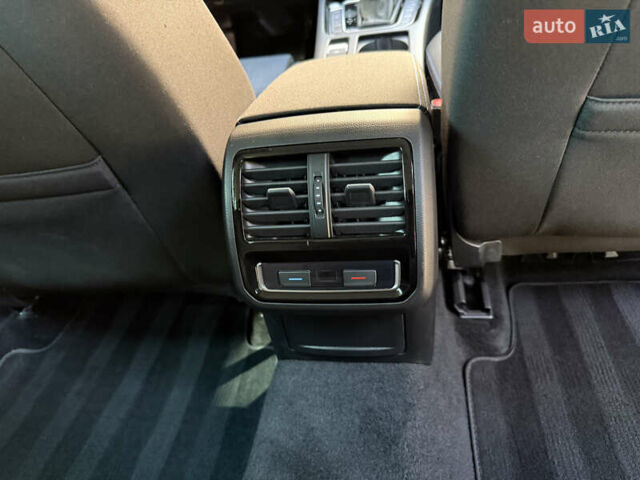 Сірий Фольксваген Пассат, об'ємом двигуна 1.4 л та пробігом 162 тис. км за 24999 $, фото 61 на Automoto.ua