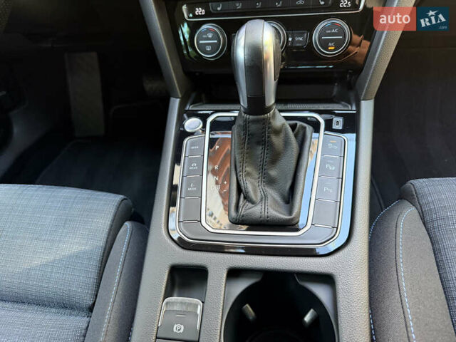 Сірий Фольксваген Пассат, об'ємом двигуна 1.4 л та пробігом 162 тис. км за 24999 $, фото 66 на Automoto.ua