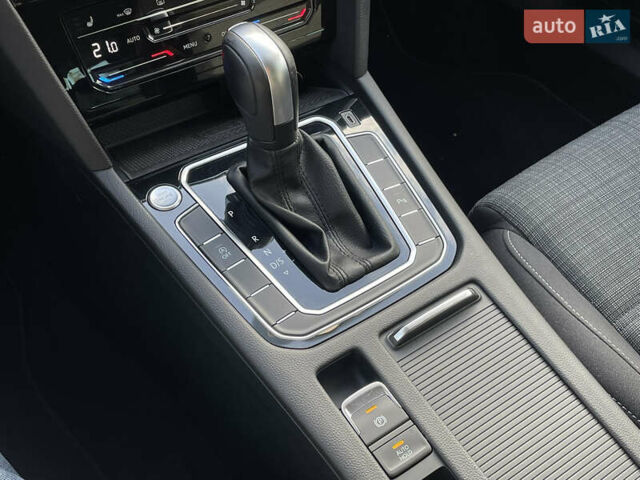 Серый Фольксваген Пассат, объемом двигателя 2 л и пробегом 195 тыс. км за 20954 $, фото 49 на Automoto.ua