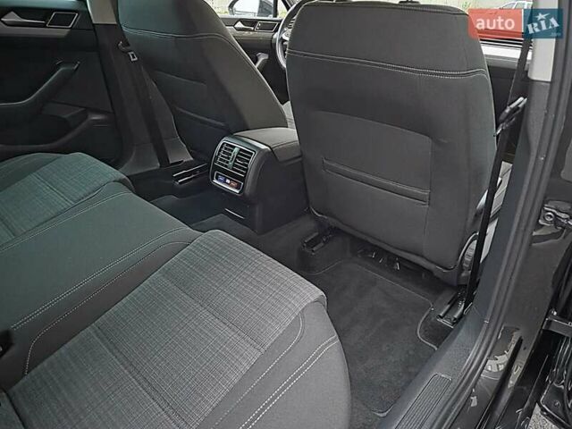 Сірий Фольксваген Пассат, об'ємом двигуна 2 л та пробігом 179 тис. км за 22990 $, фото 24 на Automoto.ua