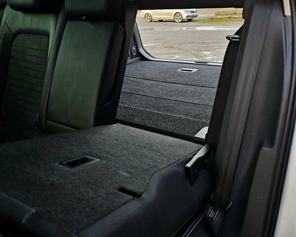 Серый Фольксваген Пассат, объемом двигателя 1.97 л и пробегом 222 тыс. км за 21950 $, фото 46 на Automoto.ua