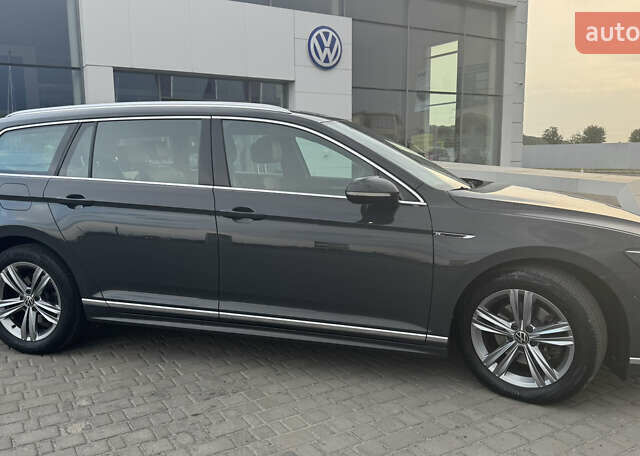 Серый Фольксваген Пассат, объемом двигателя 2 л и пробегом 208 тыс. км за 22700 $, фото 3 на Automoto.ua