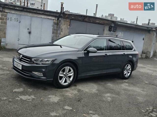 Серый Фольксваген Пассат, объемом двигателя 1.97 л и пробегом 220 тыс. км за 18500 $, фото 1 на Automoto.ua