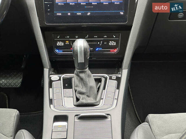 Серый Фольксваген Пассат, объемом двигателя 2 л и пробегом 181 тыс. км за 26499 $, фото 91 на Automoto.ua