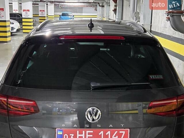 Сірий Фольксваген Пассат, об'ємом двигуна 2 л та пробігом 179 тис. км за 22990 $, фото 46 на Automoto.ua