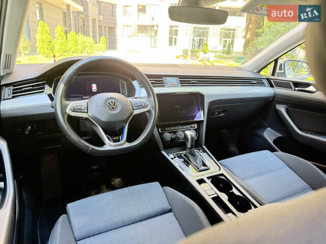 Сірий Фольксваген Пассат, об'ємом двигуна 1.4 л та пробігом 162 тис. км за 24999 $, фото 53 на Automoto.ua