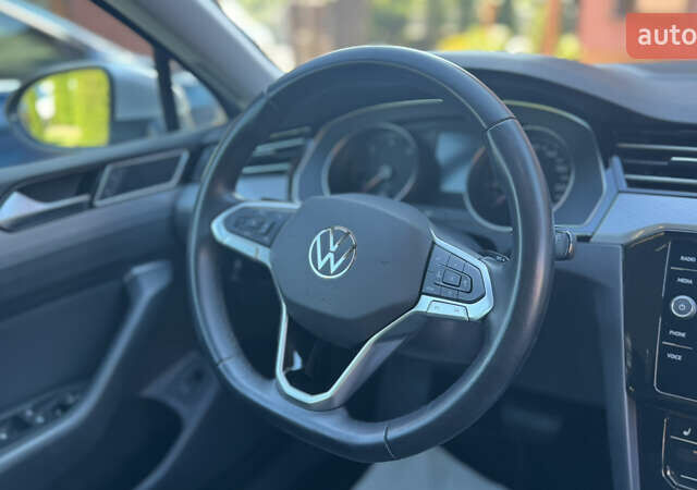 Серый Фольксваген Пассат, объемом двигателя 1.97 л и пробегом 175 тыс. км за 22741 $, фото 61 на Automoto.ua