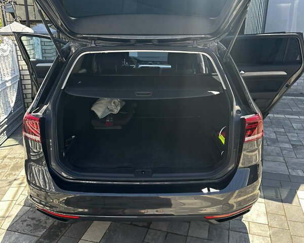 Фольксваген Пассат 2021 в Львове на Automoto.ua Серый Фольксваген Пассат, объемом двигателя 1.98 л и пробегом 207 тыс. км за 21500 $, фото 14 на Automoto.ua