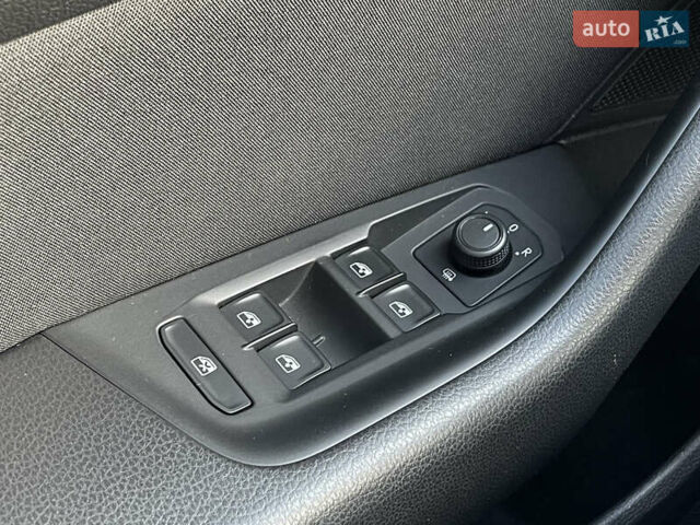 Серый Фольксваген Пассат, объемом двигателя 2 л и пробегом 195 тыс. км за 20954 $, фото 47 на Automoto.ua