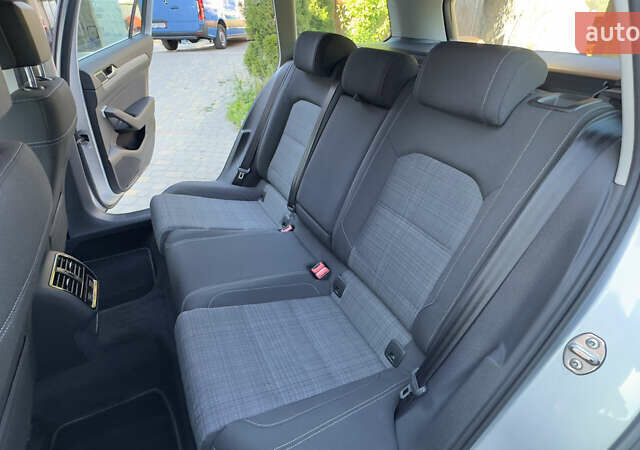 Серый Фольксваген Пассат, объемом двигателя 1.97 л и пробегом 175 тыс. км за 22741 $, фото 25 на Automoto.ua