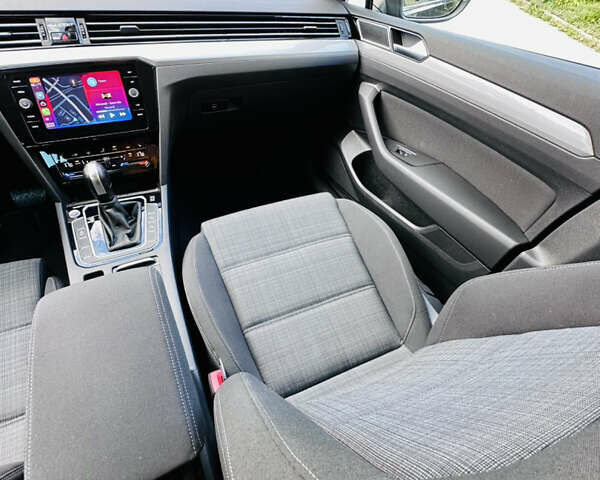 Серый Фольксваген Пассат, объемом двигателя 1.97 л и пробегом 187 тыс. км за 22999 $, фото 23 на Automoto.ua