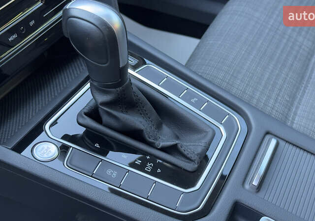 Серый Фольксваген Пассат, объемом двигателя 1.97 л и пробегом 175 тыс. км за 22741 $, фото 30 на Automoto.ua