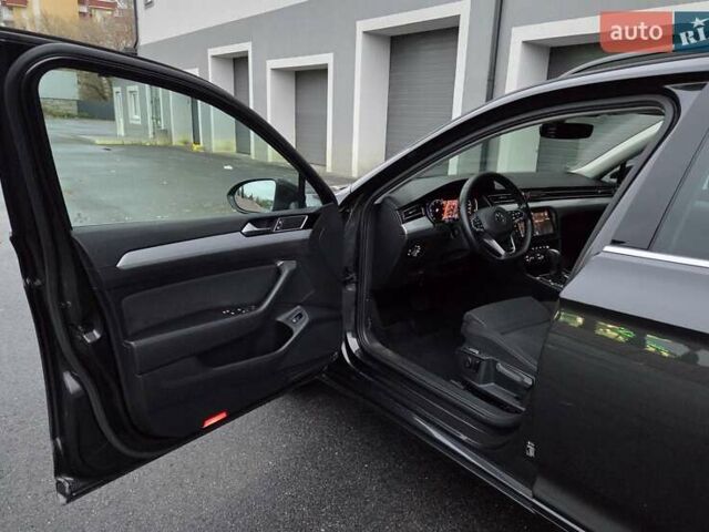 Сірий Фольксваген Пассат, об'ємом двигуна 2 л та пробігом 179 тис. км за 22990 $, фото 109 на Automoto.ua