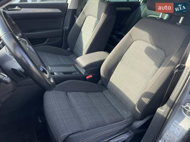 Серый Фольксваген Пассат, объемом двигателя 2 л и пробегом 195 тыс. км за 20954 $, фото 19 на Automoto.ua